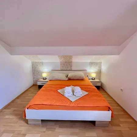 Apartment In 41596 Grizane-Belgrad